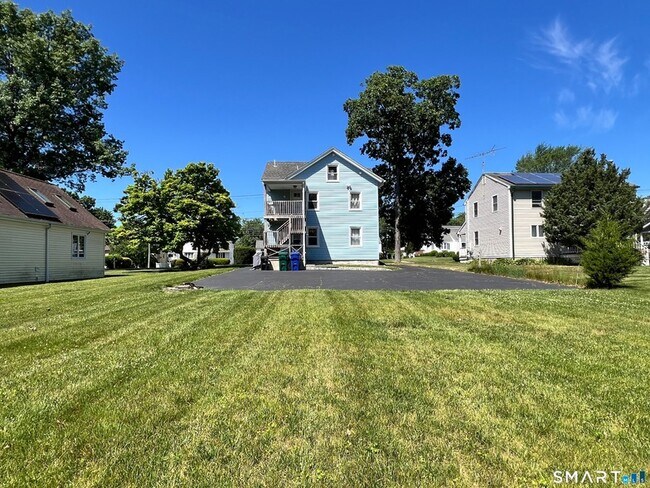 Building Photo - 444 Huntington Rd