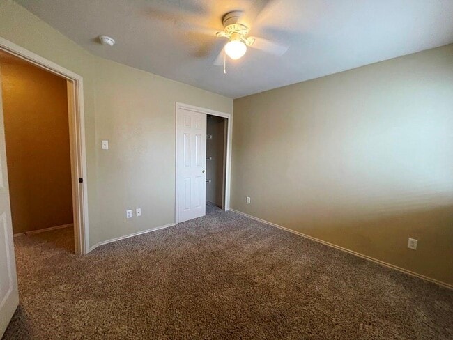 Building Photo - 5206 Hartson