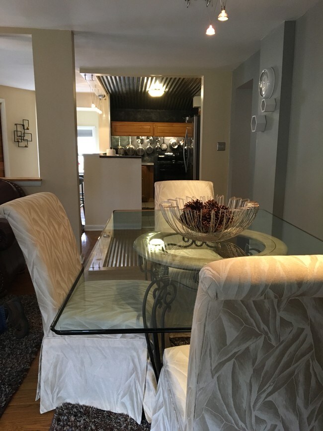 Building Photo - 1027 Cherokee Rd