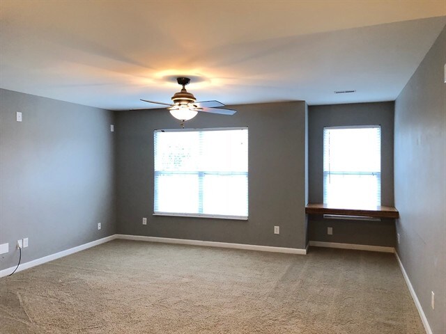 Building Photo - 1010 Tanyard Springs Dr