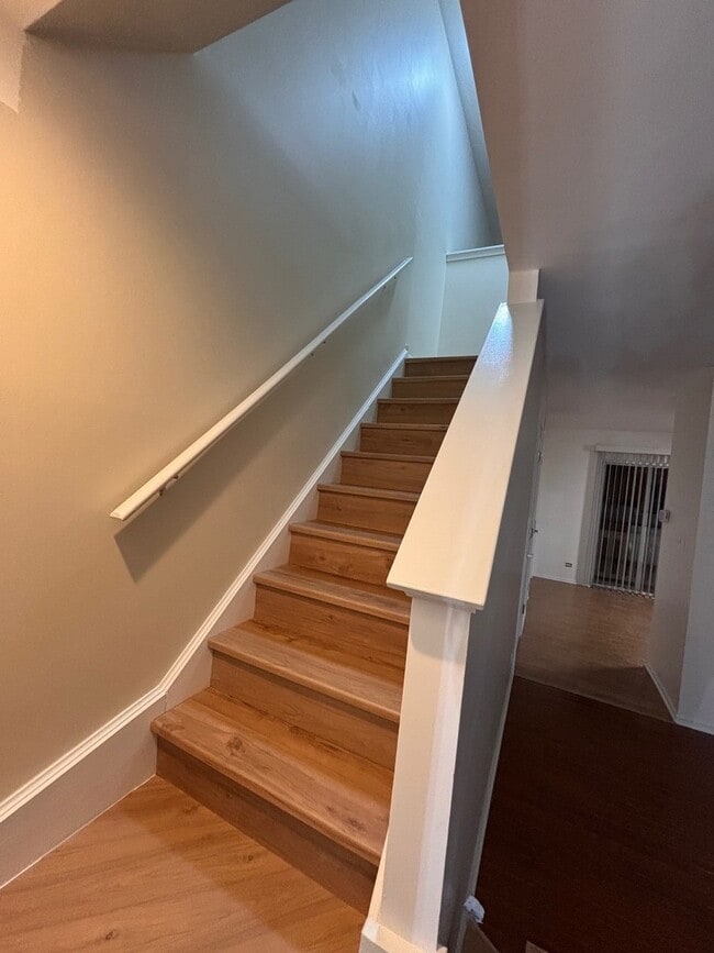 Building Photo - 2712 Woodmere Dr