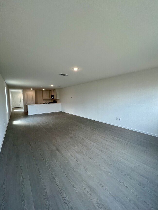Building Photo - 9175 Trails End