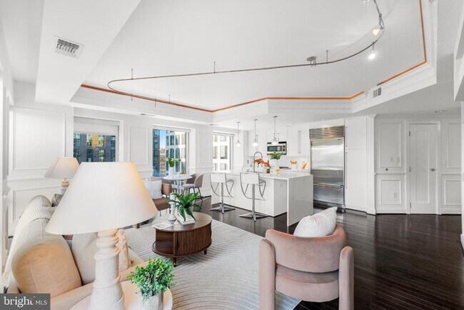 Building Photo - 1111 19th St N