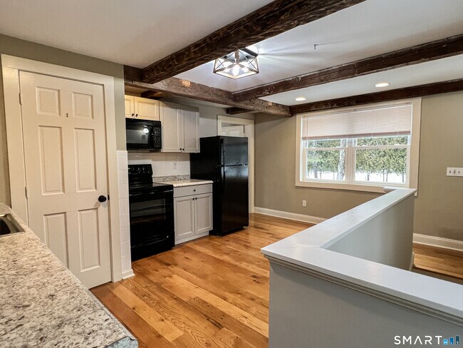 Building Photo - 133 Boston Post Rd