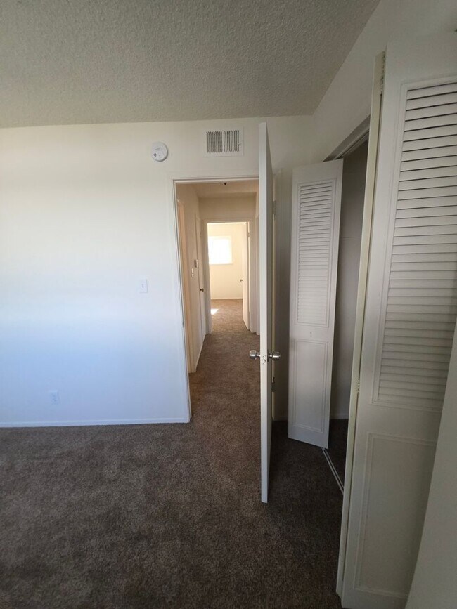 Building Photo - Beautiful 2BR/1BA Condo in Auburn - Move-I...
