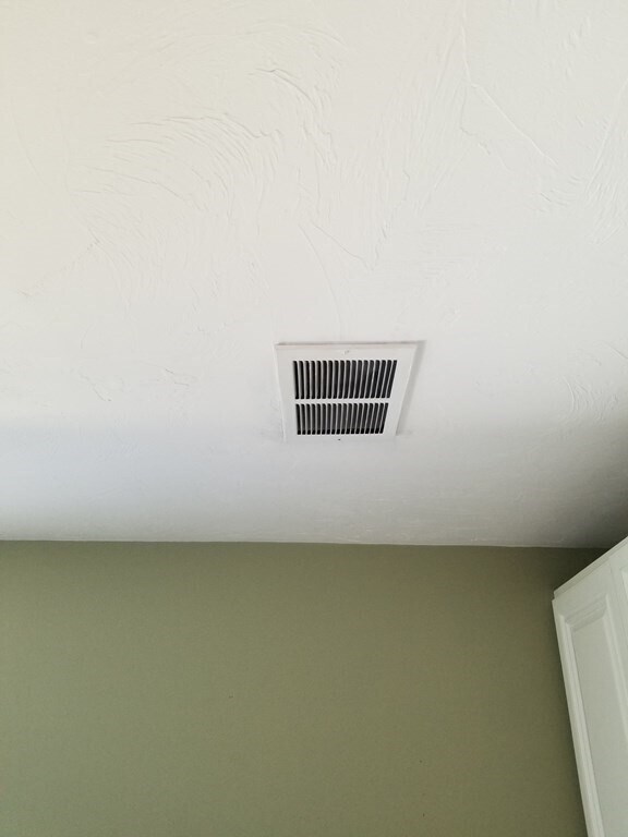 Building Photo - 593 Park St