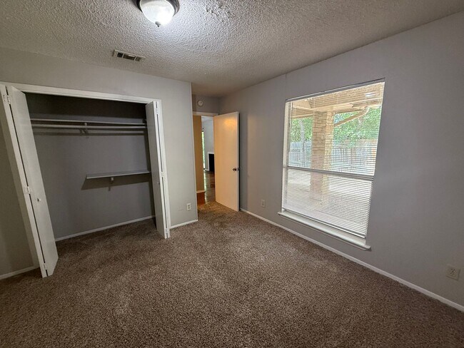 Building Photo - Vigil Properties2 (12812 Tomanet Trl)