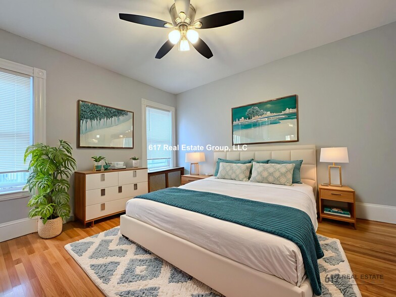 Building Photo - 4 Everett Square