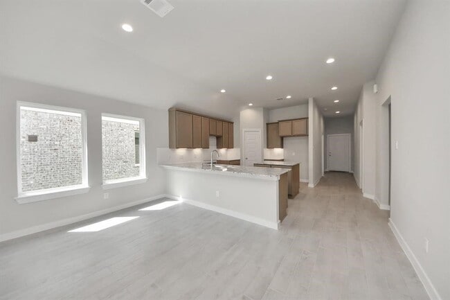 Building Photo - 12022 Maple Oak Dr