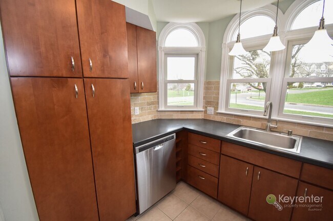 Building Photo - Spacious 2-Bed, 2-Bath Condo in Mill Ridge Community