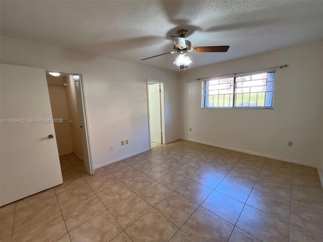 Building Photo - 5300 W 21st Ct