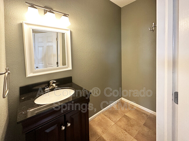 Building Photo - 2289 Gilpin Ave