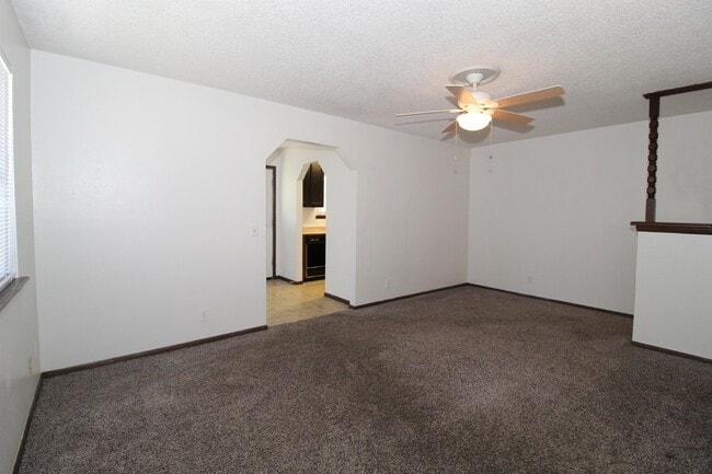 Building Photo - 1908 Sycamore Pl