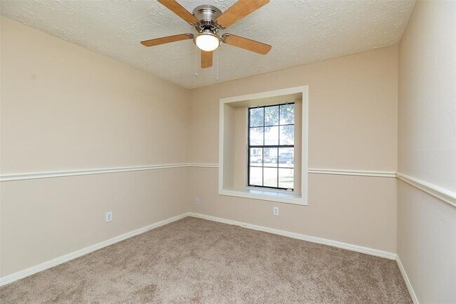 Building Photo - 7306 Thistleglen Cir
