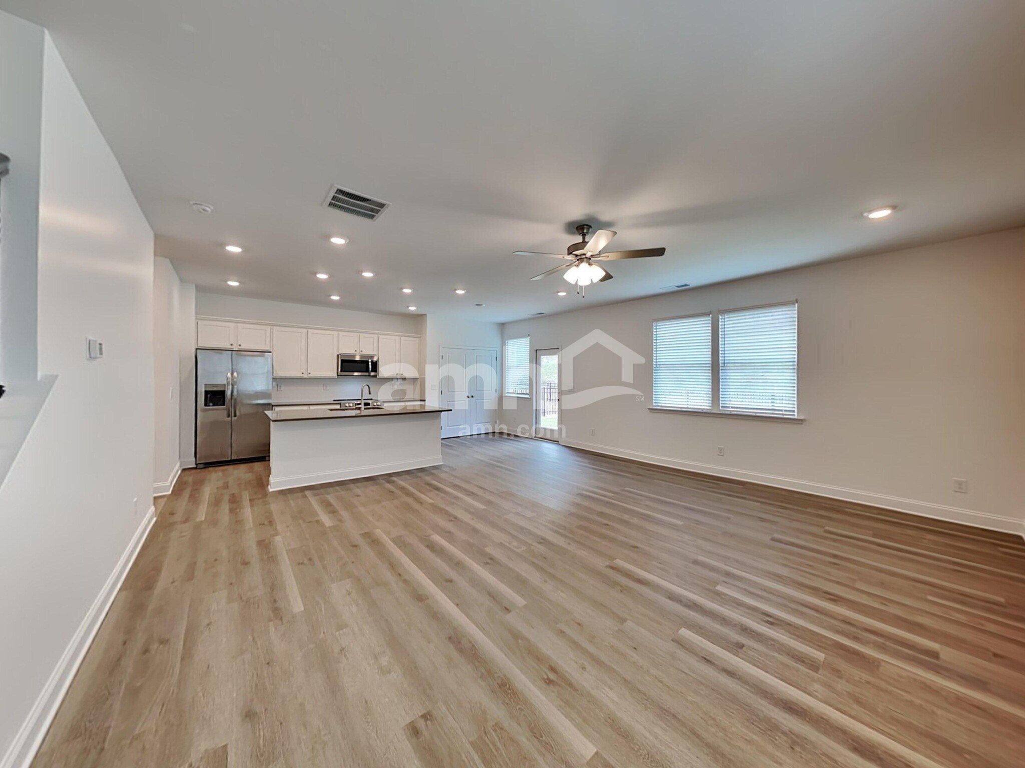 Building Photo - 1069 Highland Walk