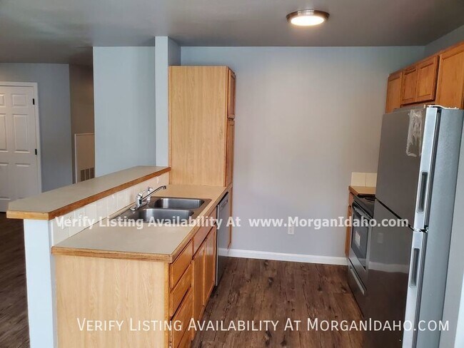 Building Photo - 10096 W Garverdale Ln