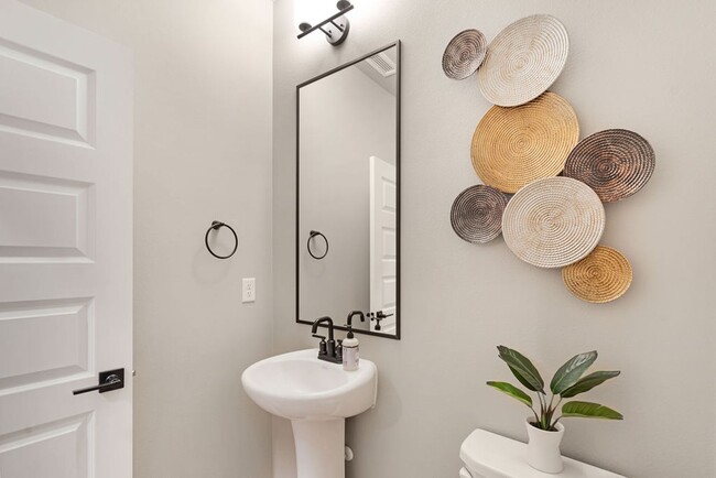 Building Photo - 7001 NE 132nd Way