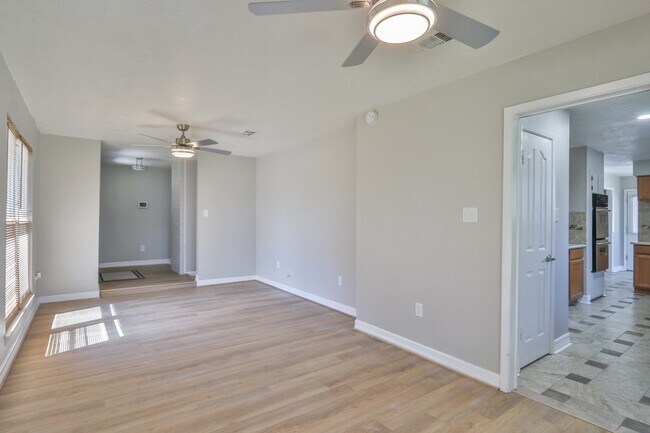 Building Photo - 509 Belmont Dr