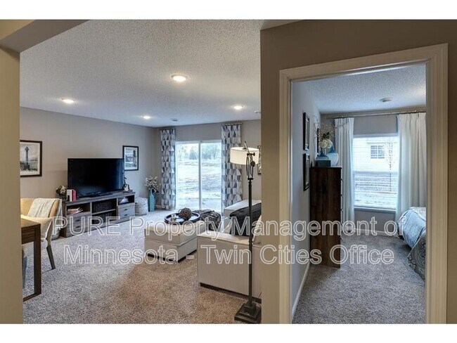 Building Photo - 6613 Jasmine Ave S