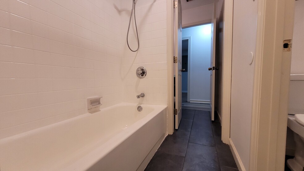 Building Photo - 4524 Baywood Dr SW