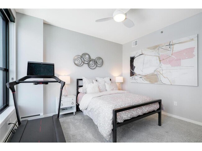 Building Photo - 740 Portland Ave