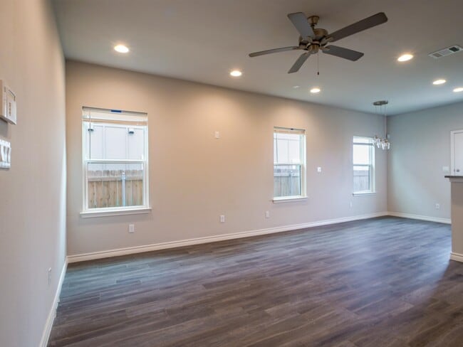 Building Photo - 224 Peruna Dr