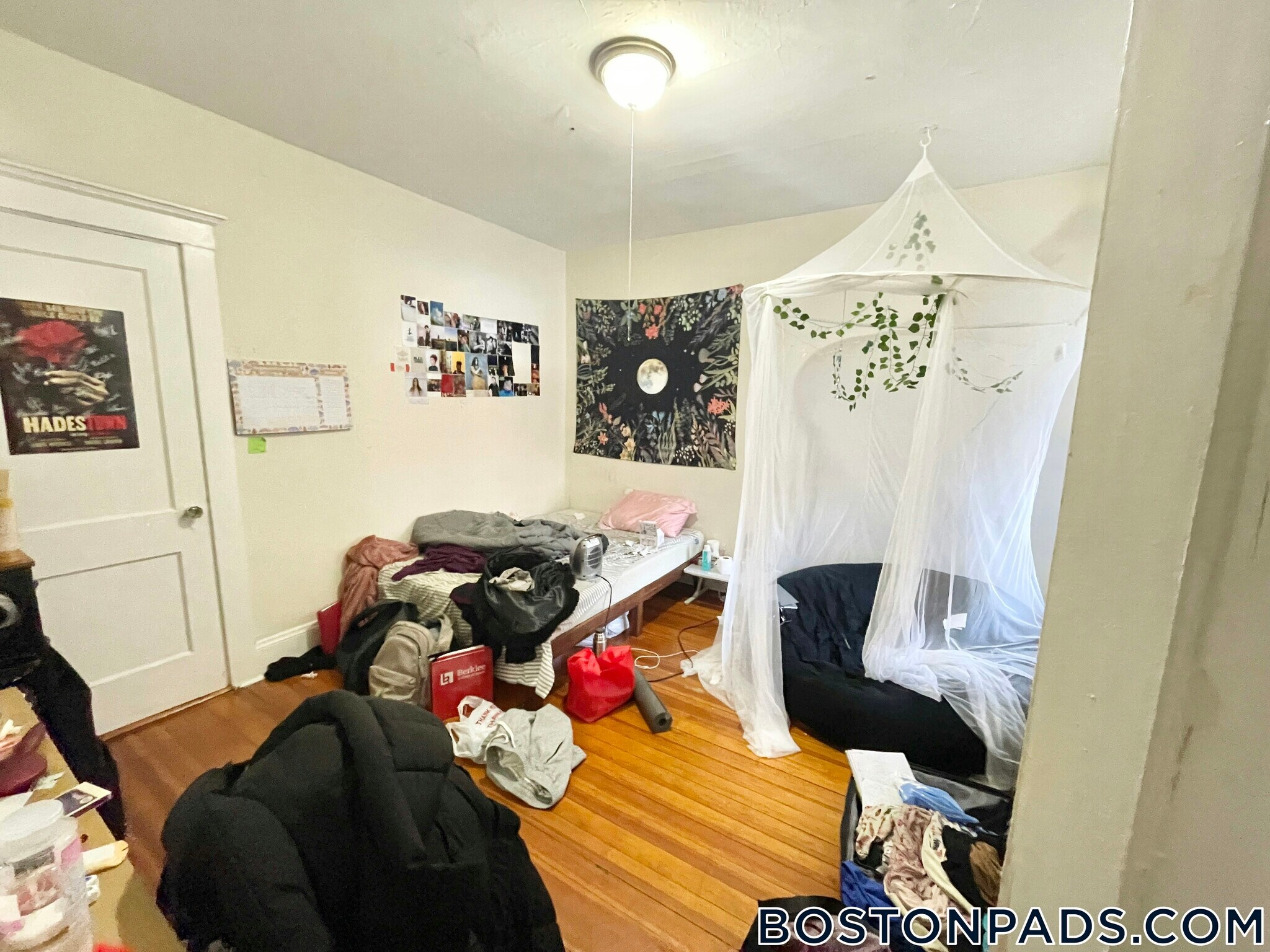 Building Photo - 192 Kelton St