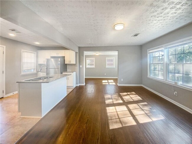 Building Photo - 3168 Canary Ct
