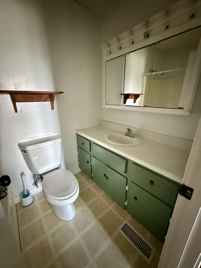 Building Photo - Charming 3 Bedroom, 2 Bathroom Home in Mus...