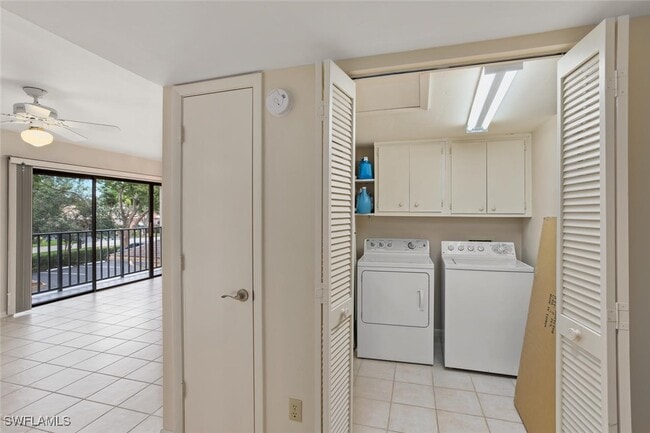 Building Photo - 537 Lake Louise Cir