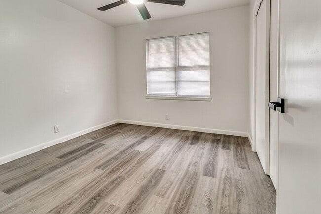 Building Photo - 2417 Becker Pl