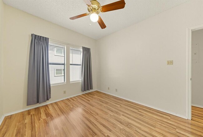 Building Photo - 2804 Rio Grande St