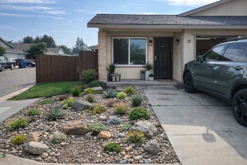 Building Photo - 1394 Pajaro Ave