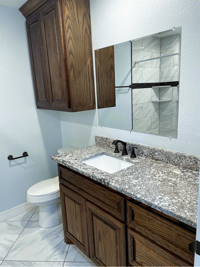 Building Photo - 713 Overlook Dr