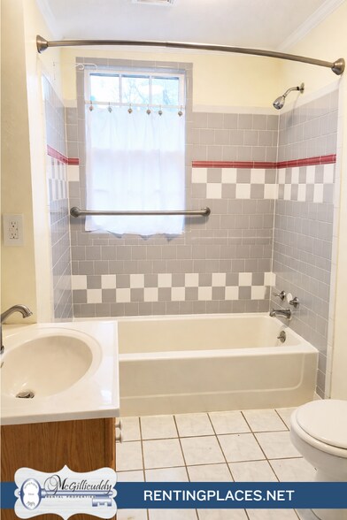 Building Photo - 1507 Troupe St