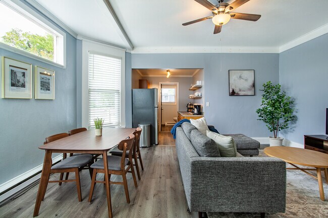 Building Photo - 813 Hall of Fame Dr