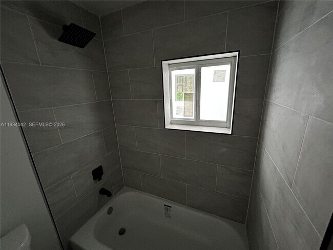 Building Photo - 4429 SW 21st St