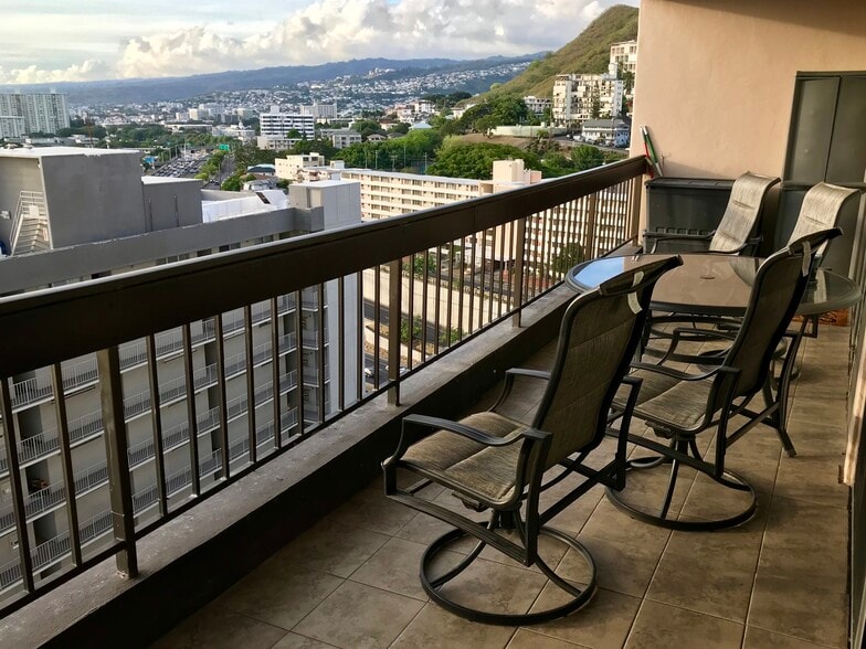 Building Photo - 775 Kinalau Pl