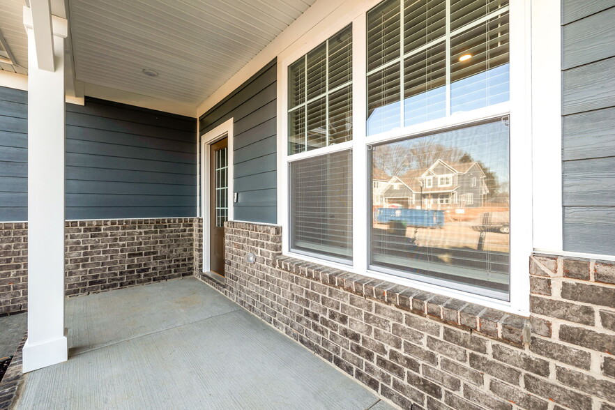 Building Photo - 361 Euclid Dr