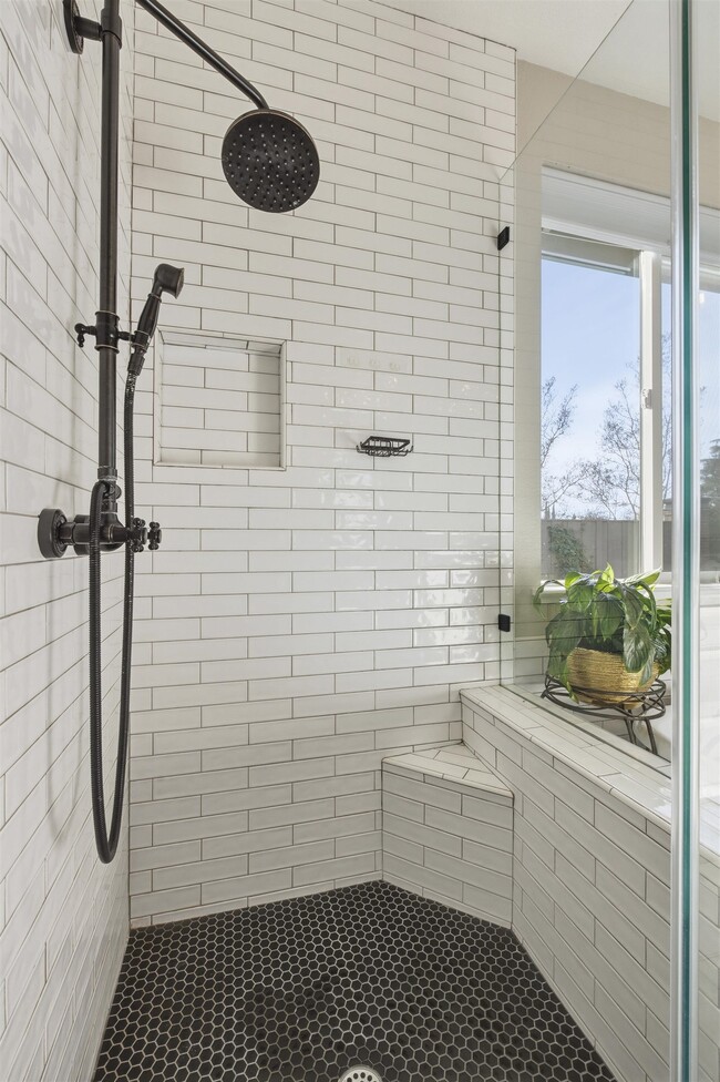 Building Photo - 601 Tamarindo Way