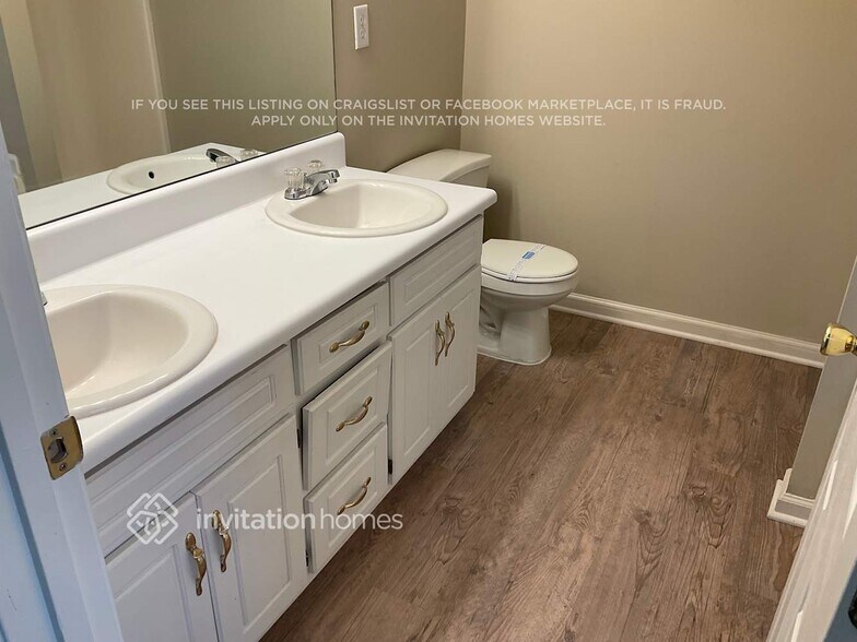 Building Photo - 875 Wilmont Ct