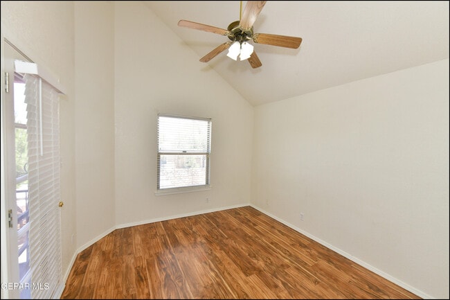 Building Photo - 12121 Tower Hill Dr