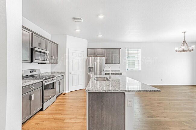 Building Photo - 6037 N Halifax Ct