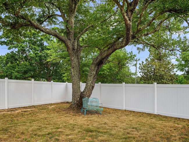 Building Photo - Lease OR Lease to Own
