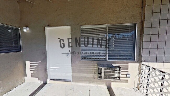 Building Photo - Cameo Ln Four-Plex