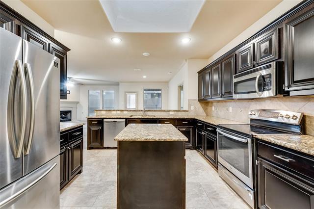 Building Photo - 15825 Carlton Oaks Dr