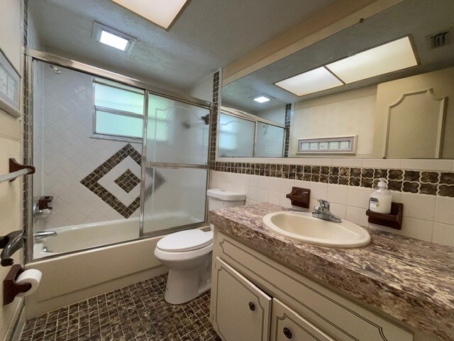 Building Photo - 7632 Lake Forest Cir