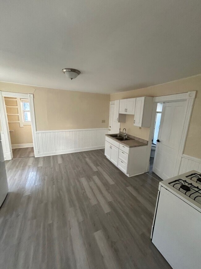 Building Photo - 2753 N Holton St