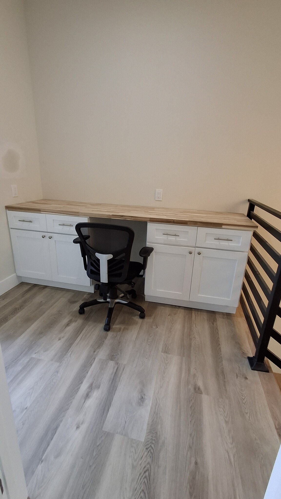 Building Photo - 4377 Charlemont Ave