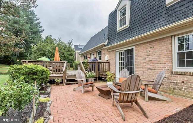 Building Photo - 9525 Whetstone Dr